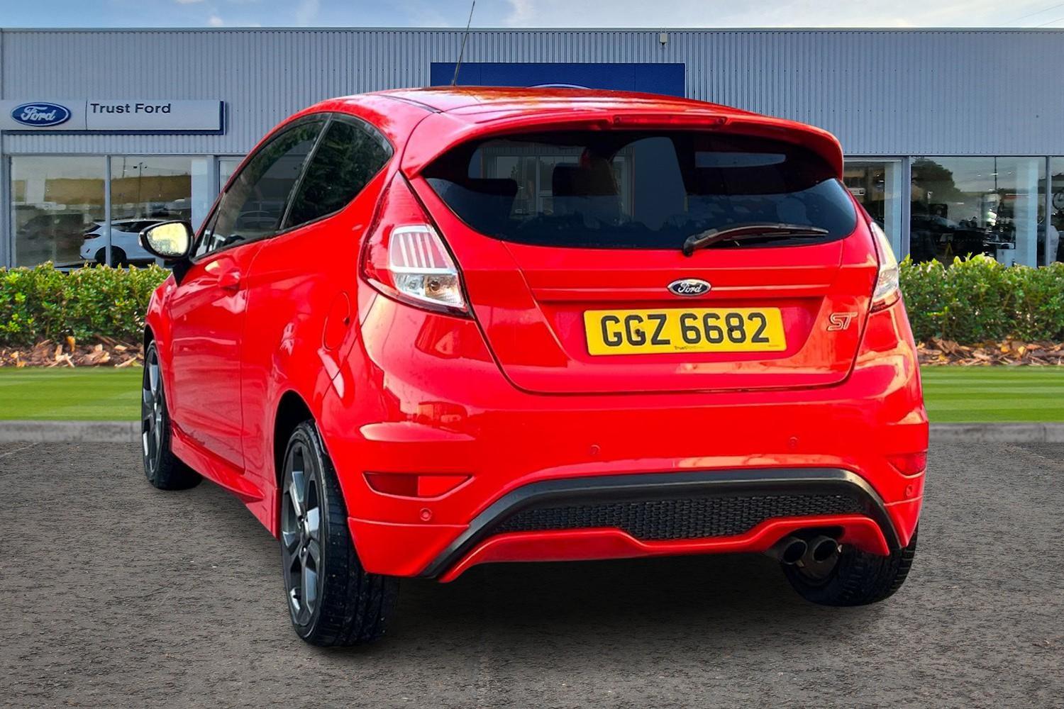 Ford FIESTA Photo 1