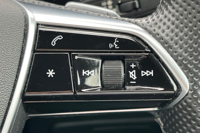 AUDI A6 Saloon Photo 17