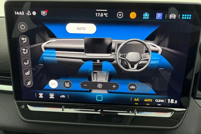 VOLKSWAGEN T-Roc Photo 31