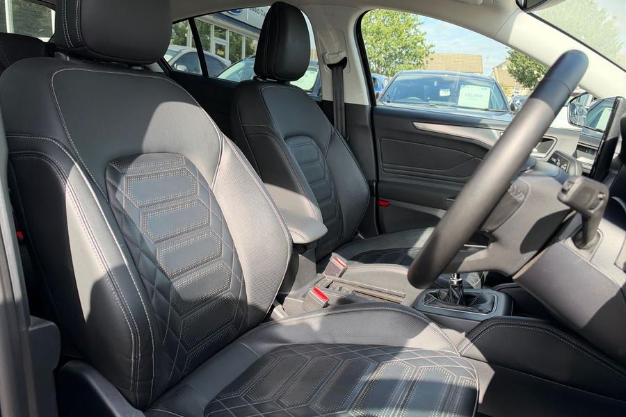 Ford FOCUS Photo autoimg-2f337977d5b7544783a8348619b3e0b0fbcb5c19.jpg