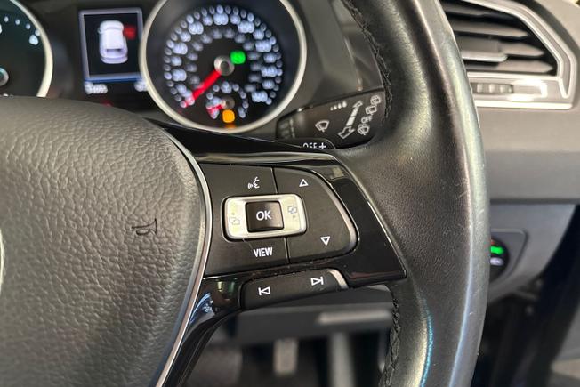 VOLKSWAGEN Tiguan Photo 17