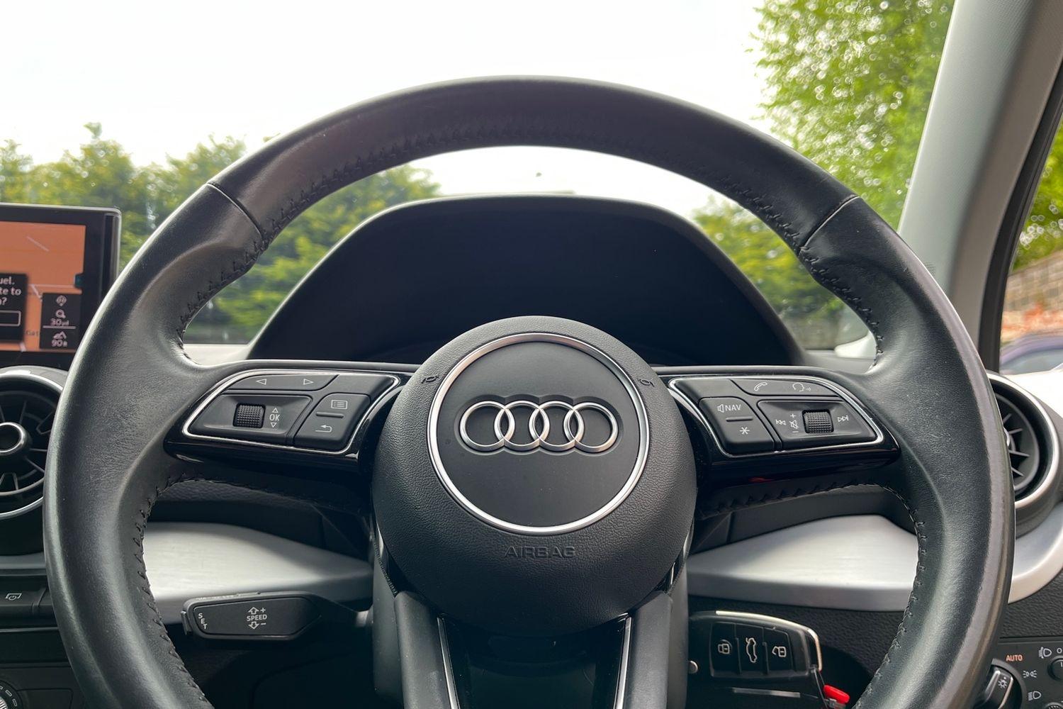 Audi Q2 Photo 11