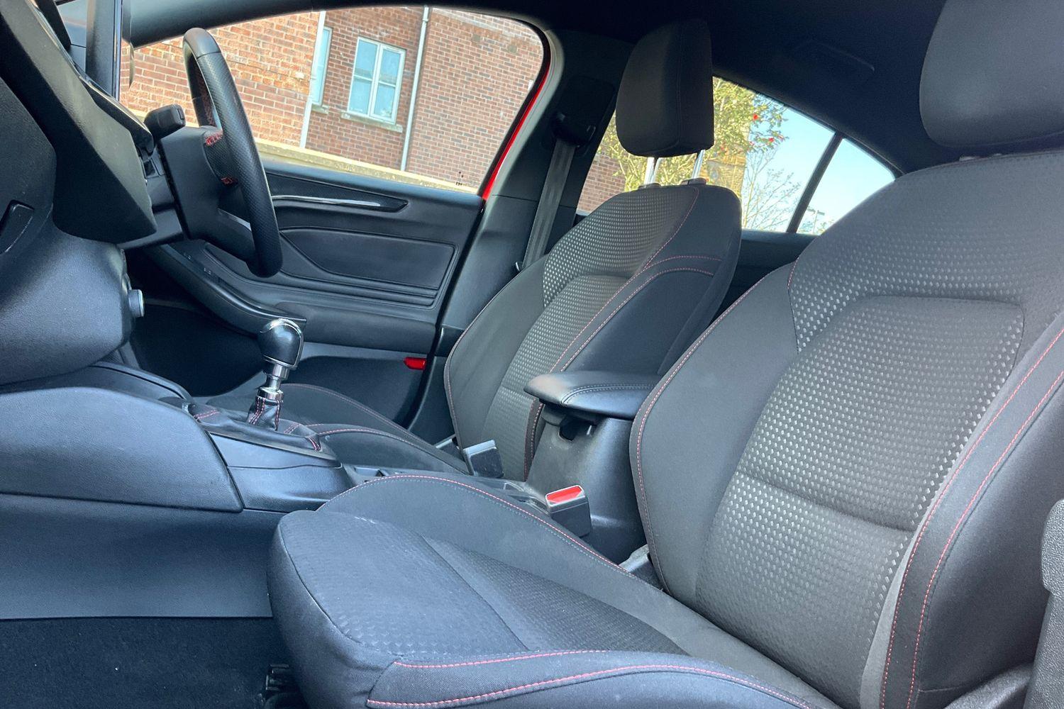 Ford FOCUS Photo 18
