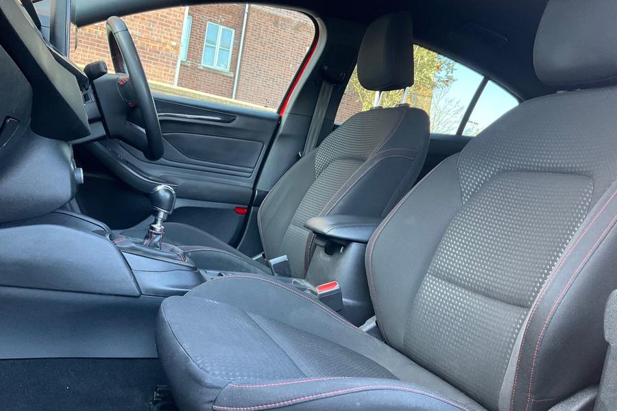 Ford FOCUS Photo autoimg-2f4054e0988324076e7c226e1203ce35595068e8.jpg