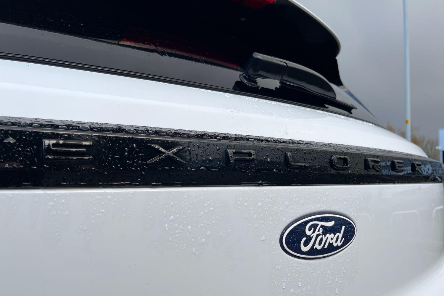 Ford Explorer Photo 24