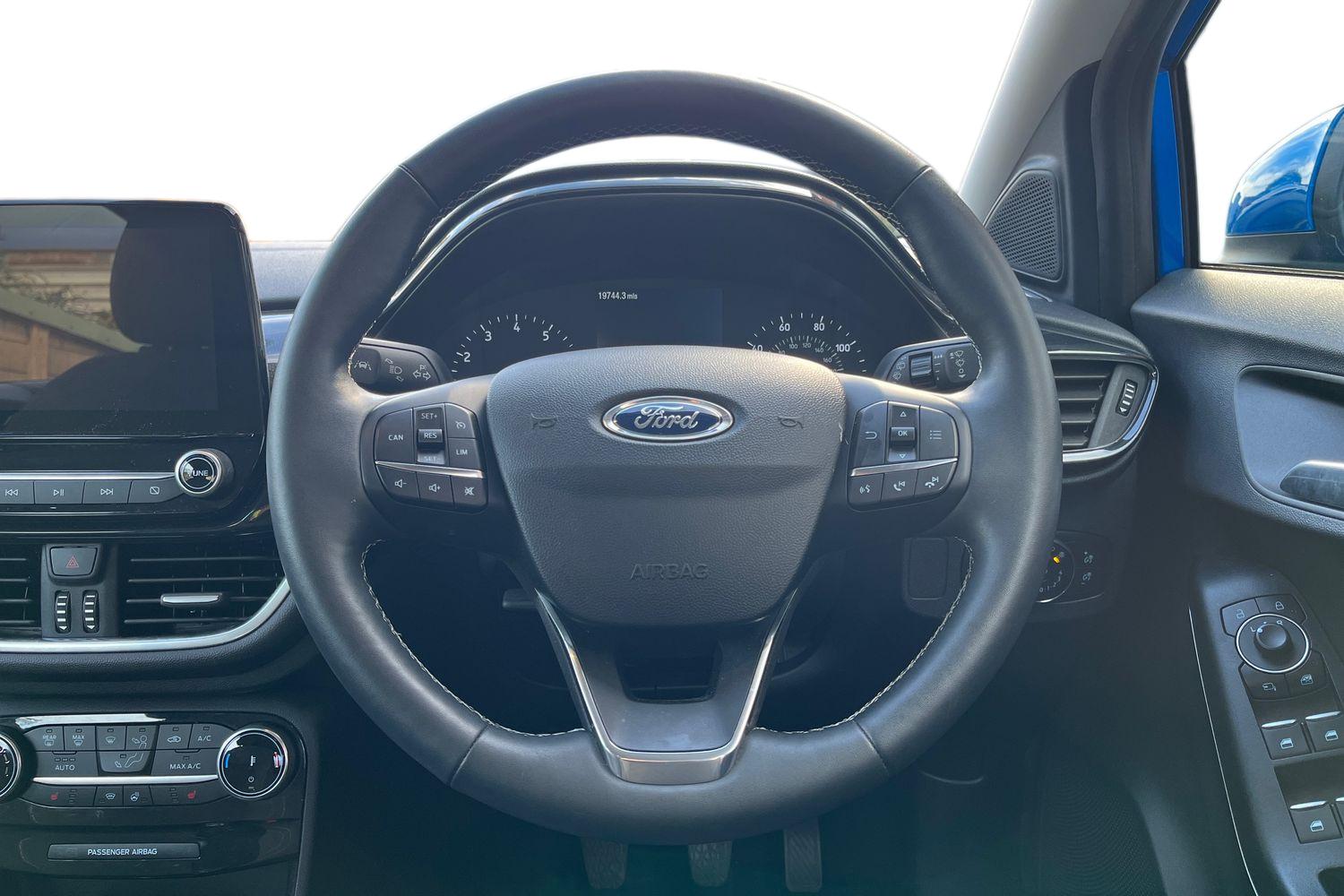Ford PUMA Photo 10