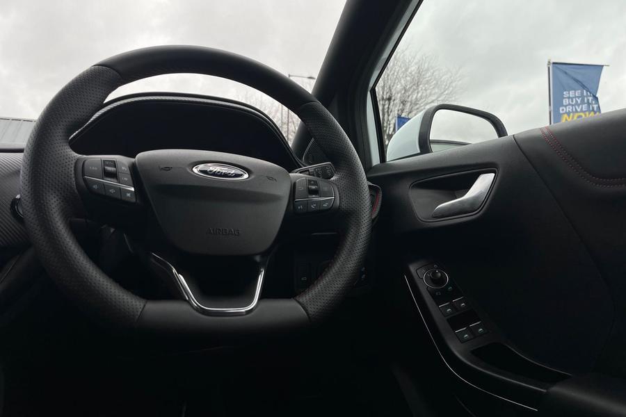 Ford PUMA Photo autoimg-2f5adc742da35f181c40388ecaf8b4dbf4c1666e.jpg