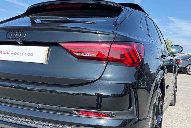 Audi RS Q3 Photo 18