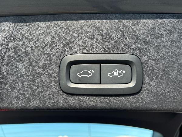 Volvo XC40 Photo autoimg-2f5d265d74b1904b4e9bf048dab69ccf007eccc9.jpg