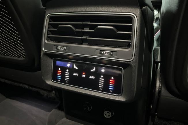 AUDI Q7 Photo 28