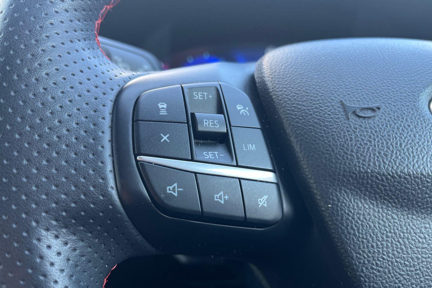 Ford KUGA Photo 38