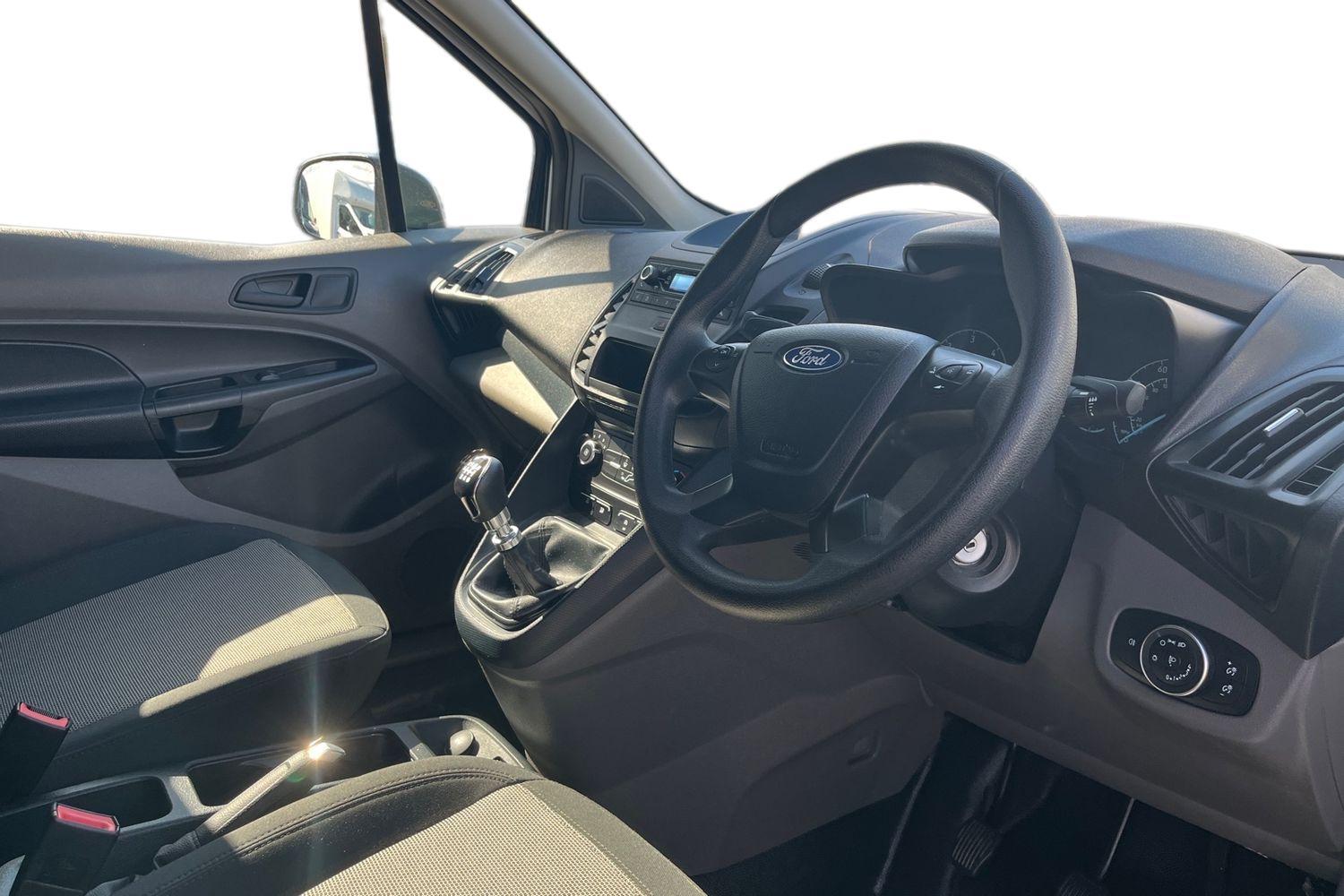 Ford TRANSIT CONNECT Photo 13