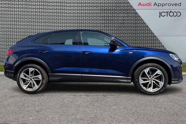 AUDI Q3 Photo 4