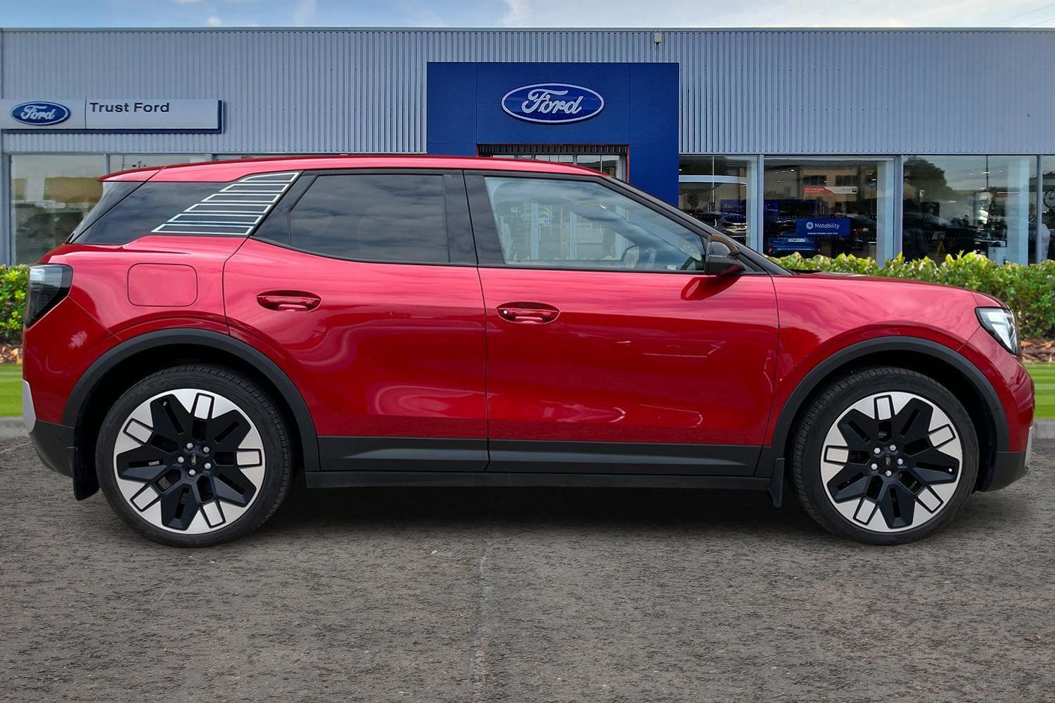 Ford Explorer Photo 2