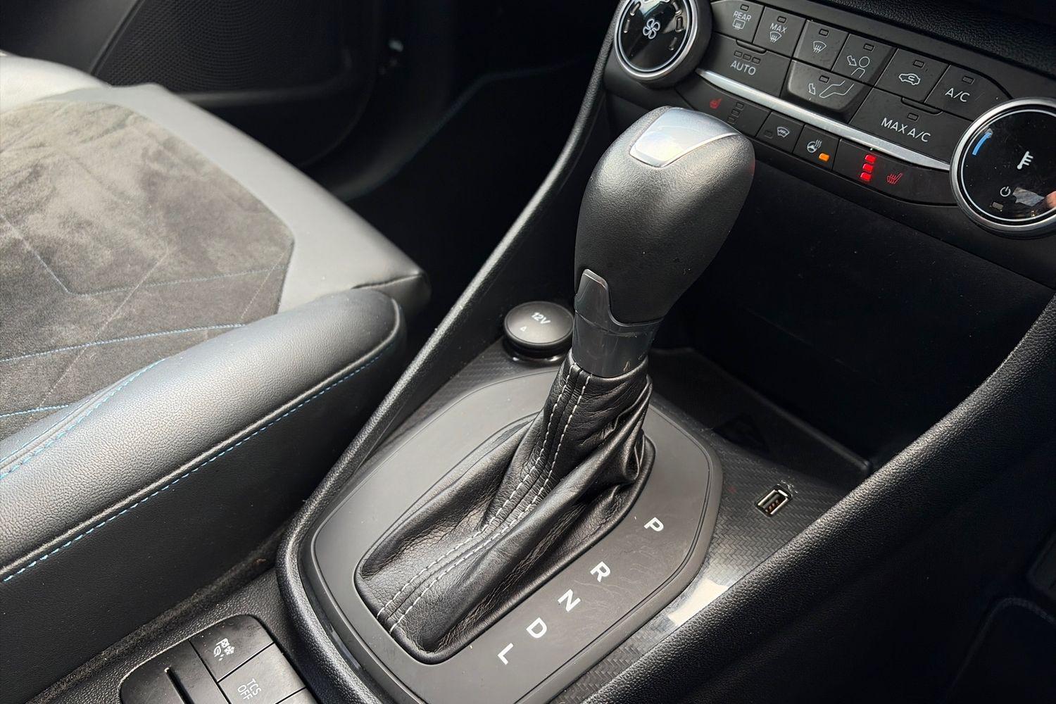 Ford FIESTA Photo 30