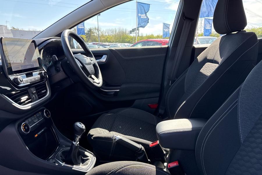 Ford PUMA Photo autoimg-2f6bbe2285701ee55cf6ed27f4afe159e9da03e8.jpg