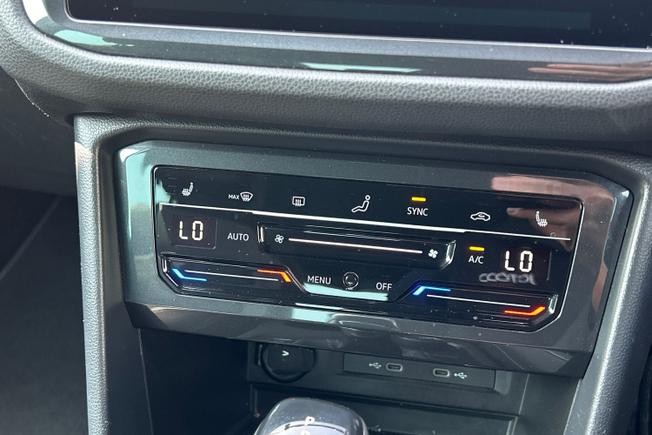 VOLKSWAGEN Tiguan Photo 45