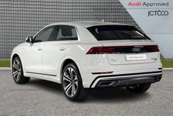 AUDI Q8 Photo 3
