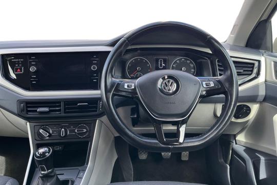 Volkswagen Polo Photo autoimg-2f728f95b8acd22277547aeb63052395ca4869e6.jpg