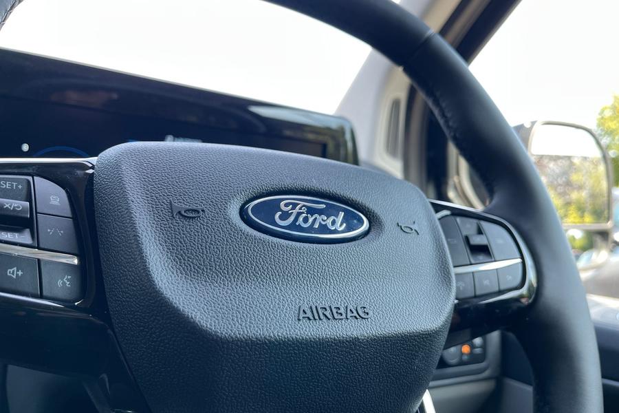 Ford TOURNEO CUSTOM Photo autoimg-2f741db041f23ce0089aaa4cd4200d758e473acb.jpg