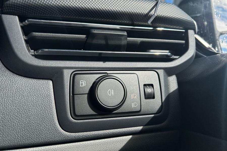 Ford TRANSIT CUSTOM Photo autoimg-2f752f96c9bc69a6653f7f4ddab5e50be4acb291.jpg