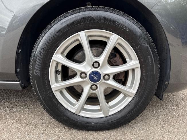 FORD Fiesta Photo 5