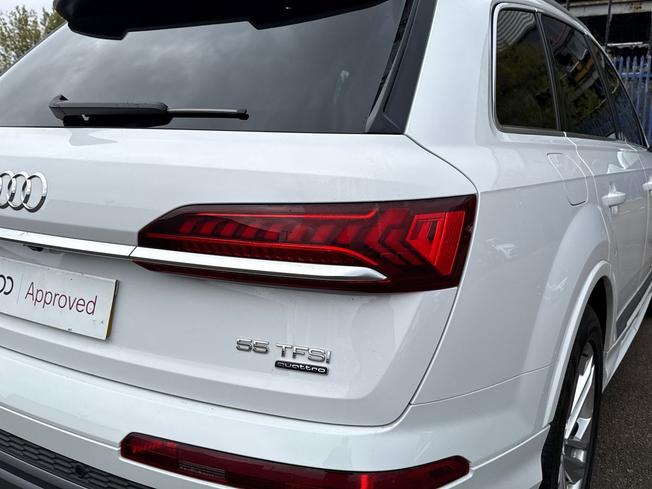 AUDI Q7 Photo 18