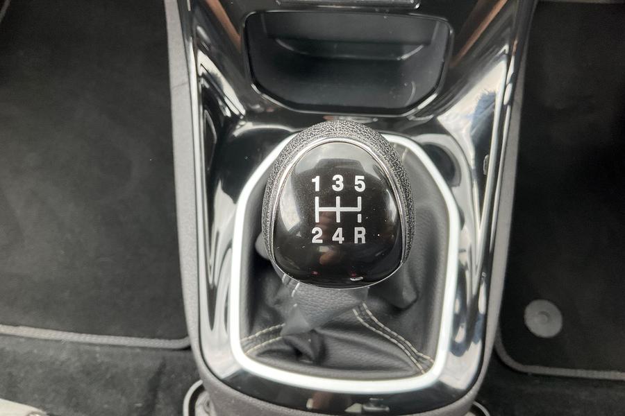Ford FIESTA Photo autoimg-2f82ae19f1c47f2fb6d133bfd73645fd202333cb.jpg