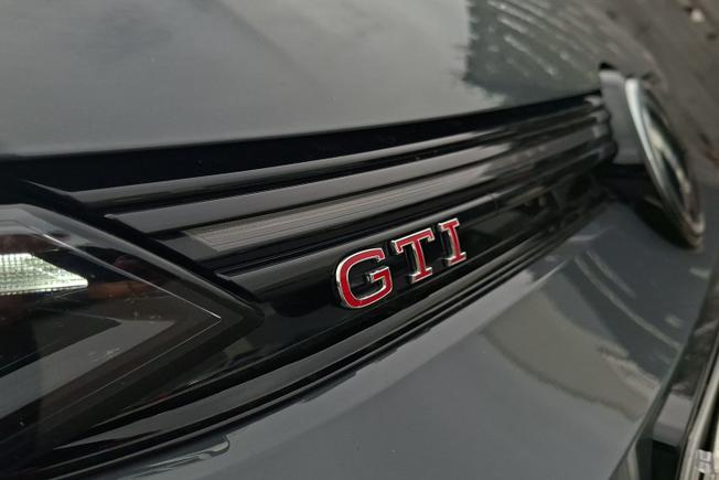 VOLKSWAGEN Golf Photo 31