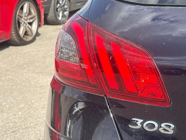 PEUGEOT 308 Photo 24