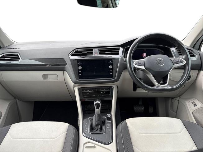 VOLKSWAGEN Tiguan Photo 10