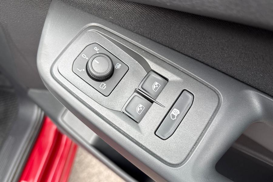 Ford TRANSIT CONNECT Photo autoimg-2f8a419734643e1a93627ce53de0de3cadc7c5d9.jpg