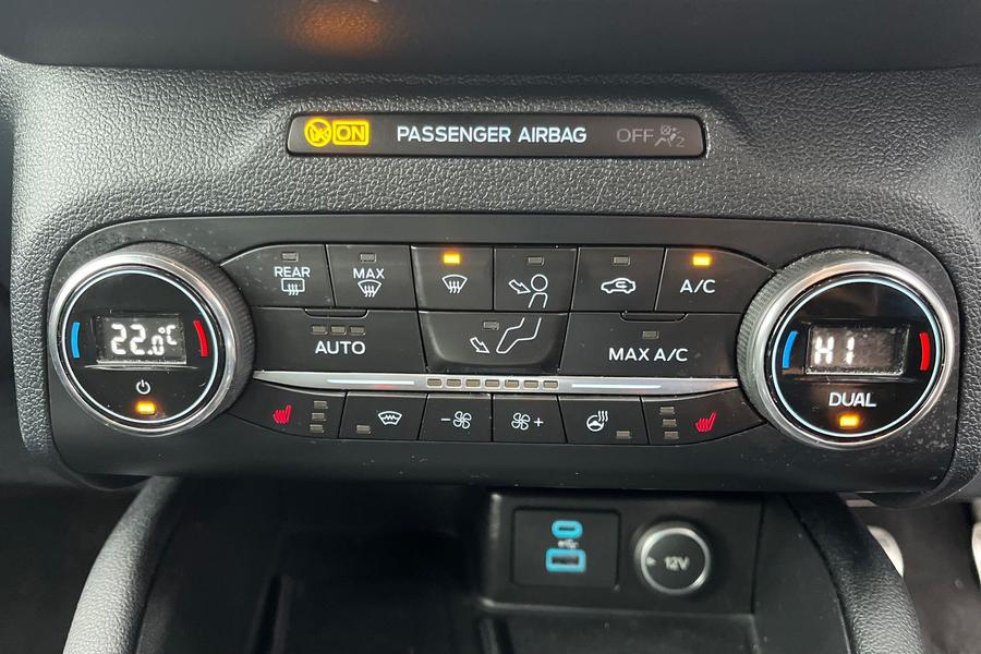Ford KUGA Photo autoimg-2f8c9c3f14e26aedbc127348ef2ba3df11ee150d.jpg