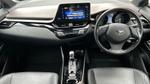 Toyota C-HR Photo 8