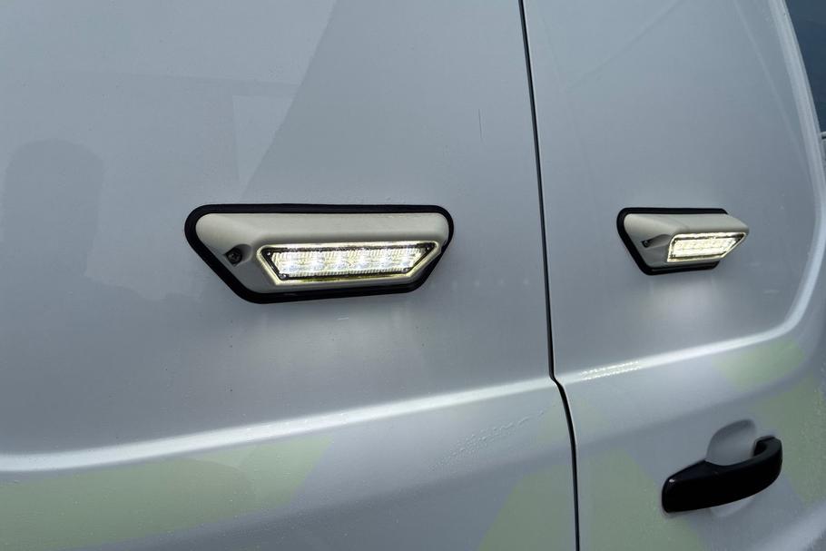 Used Ford Transit Connect YT67CBU 25