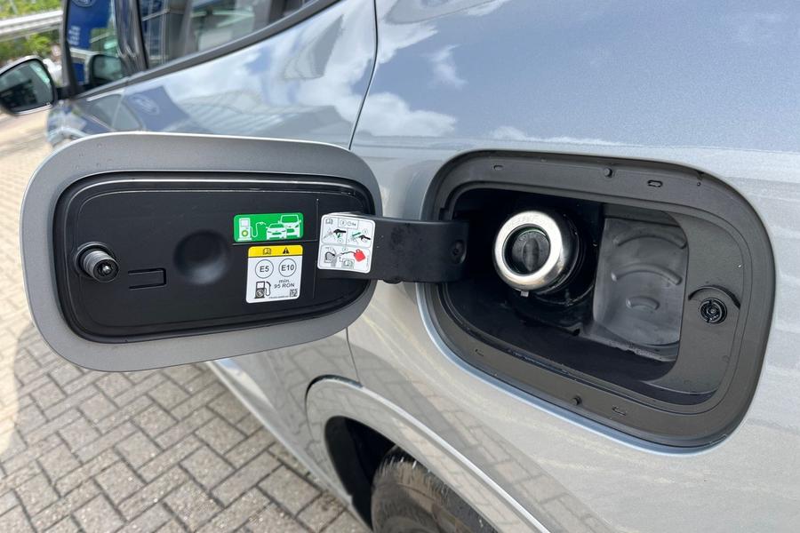 Ford Kuga Photo autoimg-2f94ff4fd199e58caf911cbdaaabba642e66e53a.jpg
