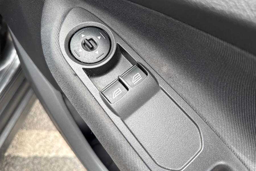Ford C-Max Photo autoimg-2f9f5f0940c60f750a04431c9e03570d72e687d9.jpg