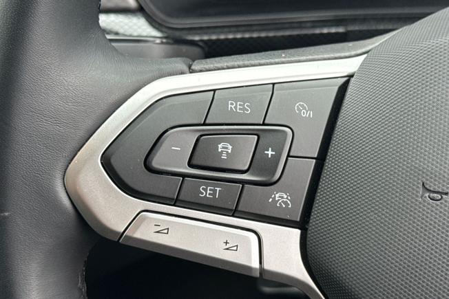 VOLKSWAGEN T-Cross Photo 16
