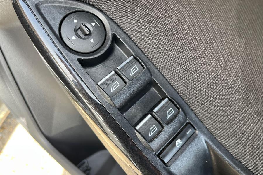 Ford FOCUS Photo autoimg-2fa633c81b978e5c6ab105a5d032828bef52c44a.jpg