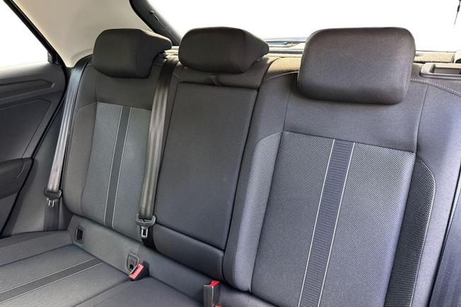 VOLKSWAGEN T-Roc Photo 9