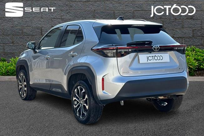 TOYOTA Yaris Cross Photo 3