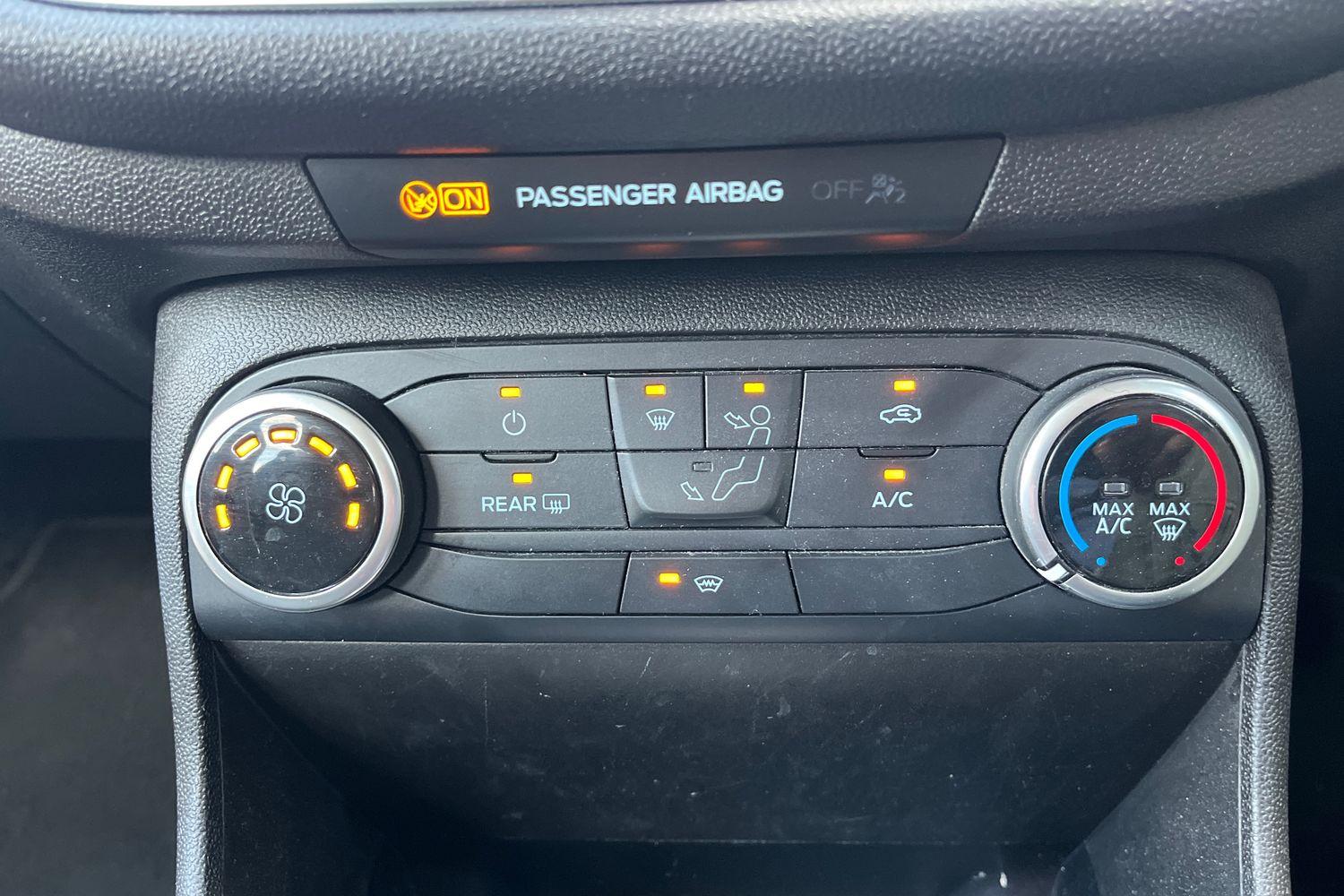 Ford FIESTA Photo 28