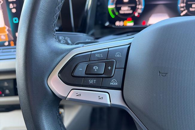 VOLKSWAGEN Multivan Photo 16