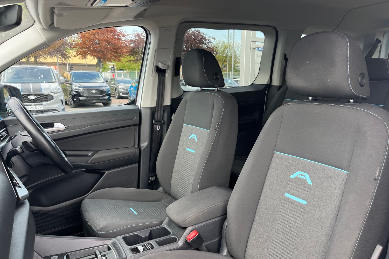 Ford TOURNEO CONNECT Photo 18