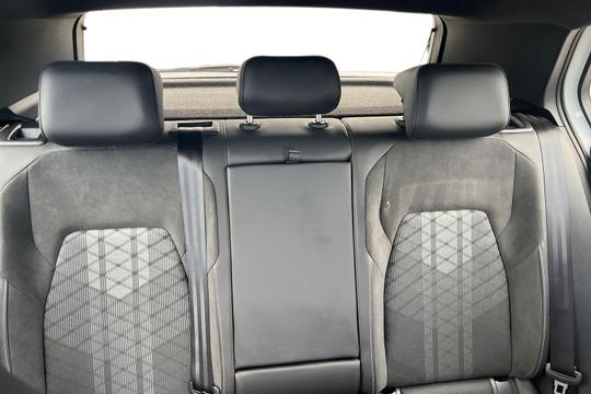 Volkswagen Golf Photo autoimg-2fb0eeaa5b5e9a6c5458975e0a077b53af79f6c0.jpg