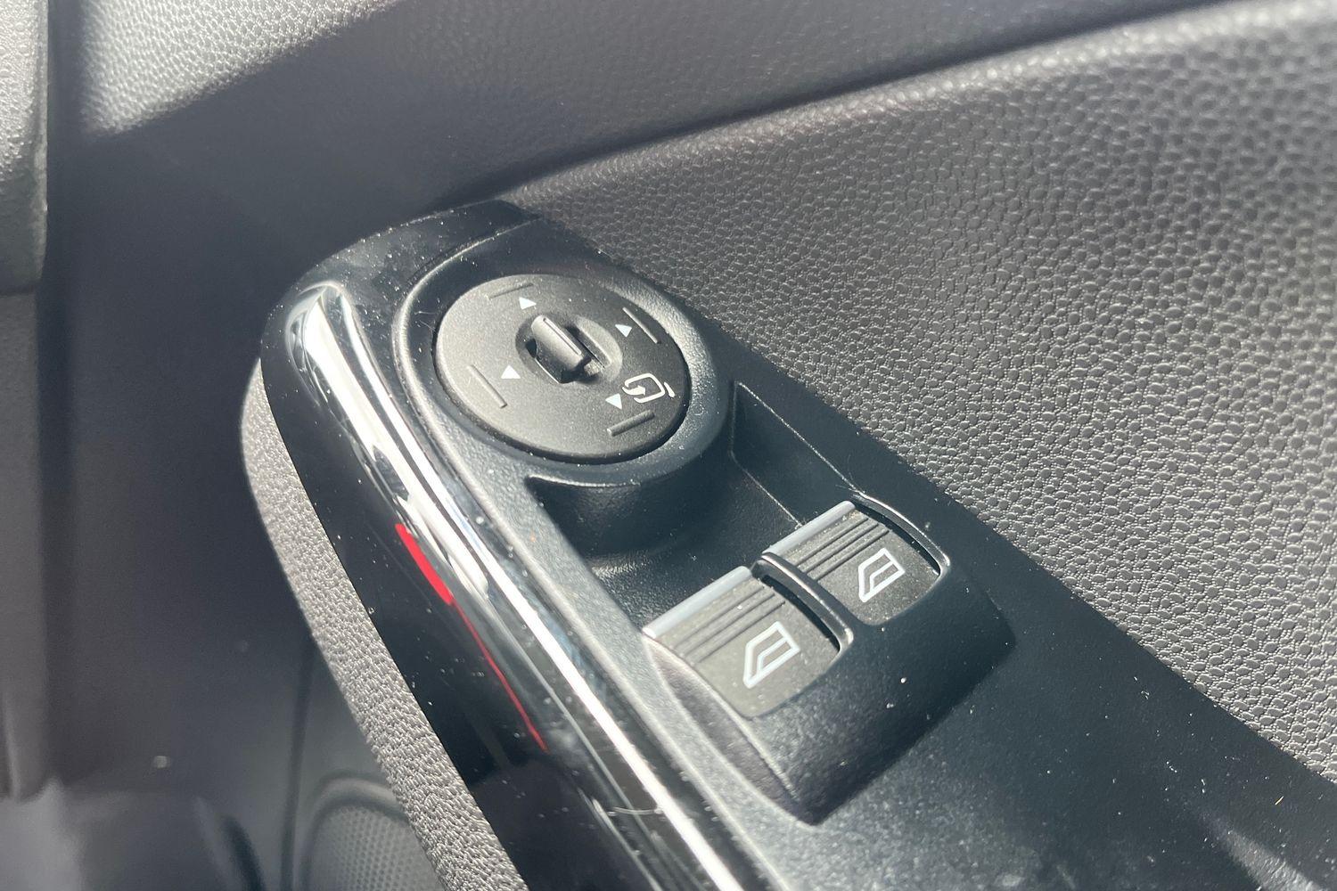 Ford FIESTA Photo 15