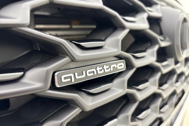 AUDI Q3 Photo 25