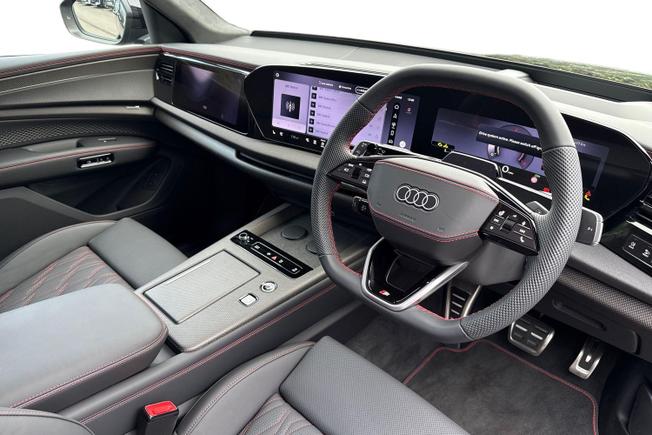 AUDI Q7 Photo 6
