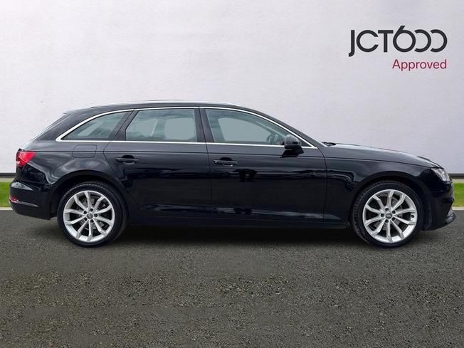 AUDI A4 Avant Photo 4