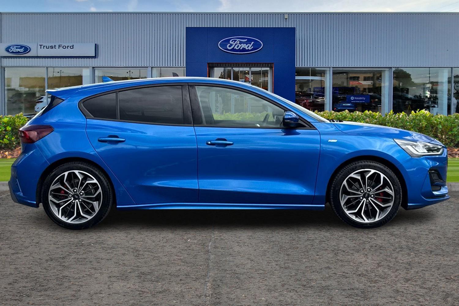 Ford FOCUS Photo 2